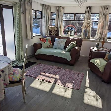 Ferny Roost Cabin. Wrexham Extérieur photo