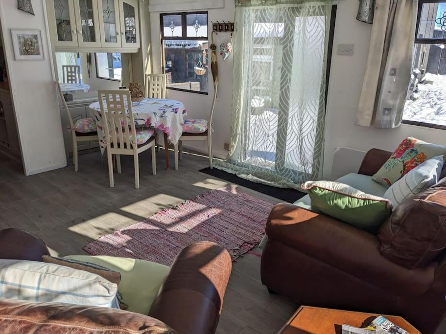 Ferny Roost Cabin. Wrexham Extérieur photo